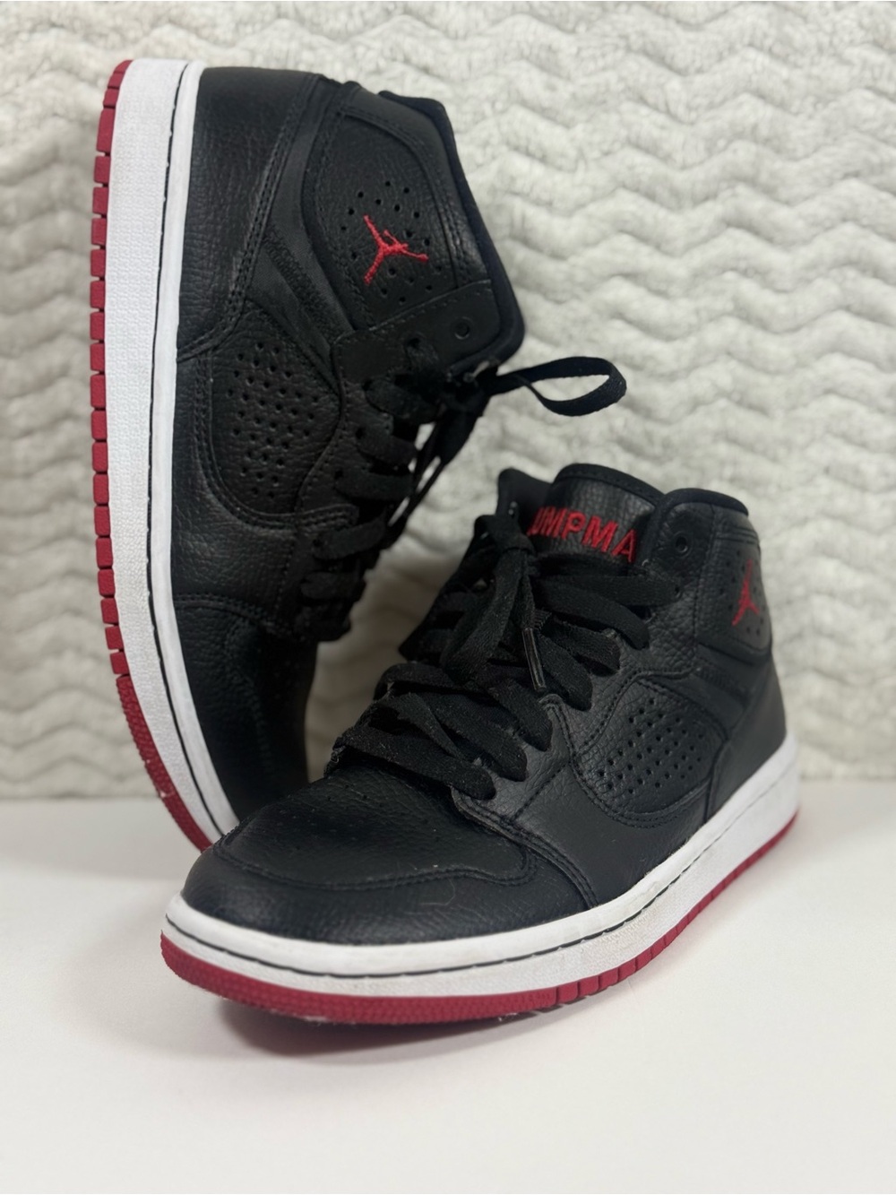 Nike Air Jordan Access sneakers feature a black leather upper - 5Y